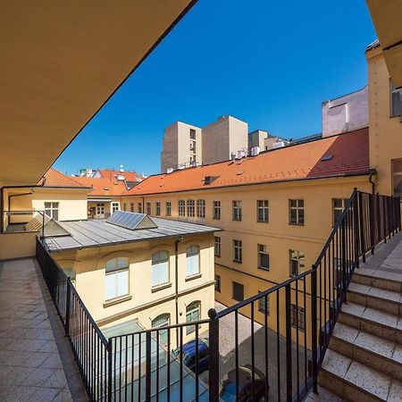 Quiet City Center Apartment In Hip & Foodie Area Πράγα Εξωτερικό φωτογραφία