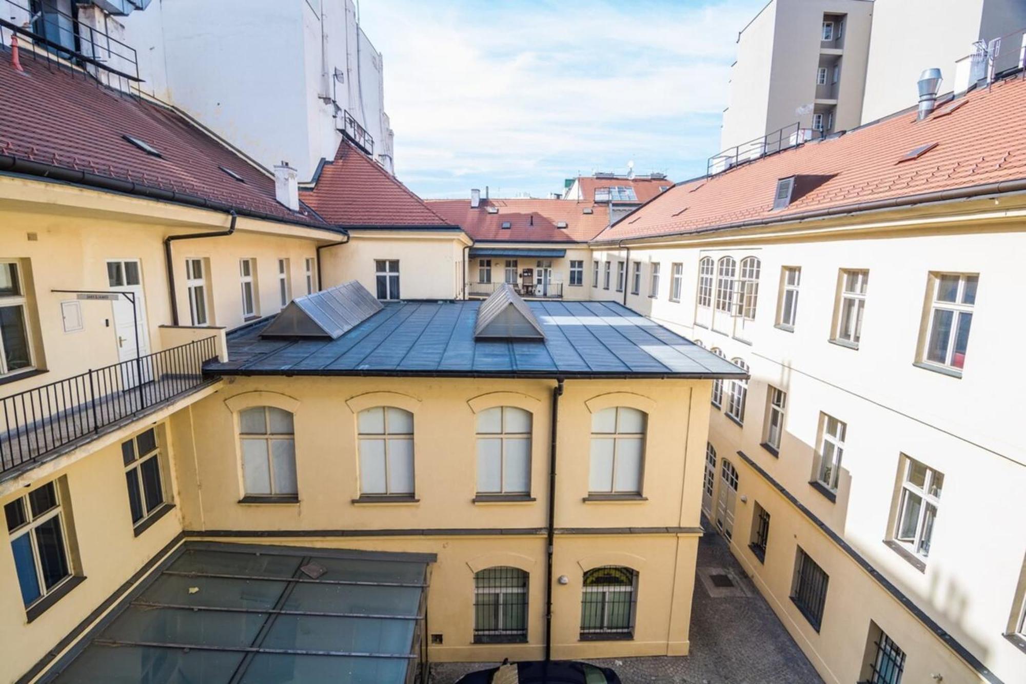Quiet City Center Apartment In Hip & Foodie Area Πράγα Εξωτερικό φωτογραφία